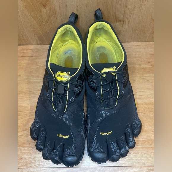 Barefoot Shoes Vibram Fivefingers V-Trail Running Shoe Review